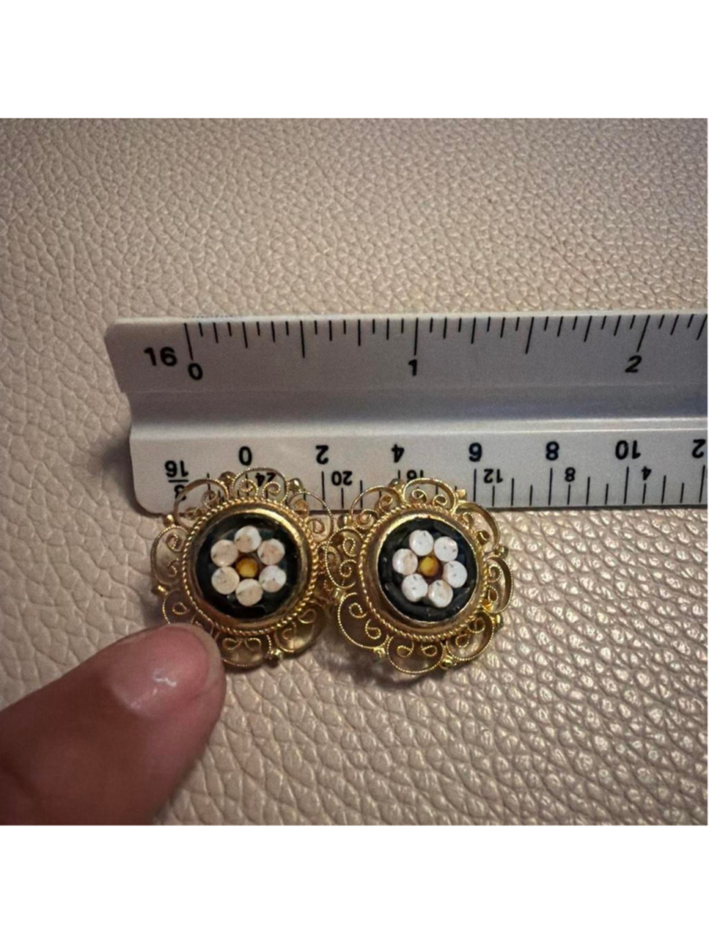 #Vintage #millefiore Gold & black floral earrings